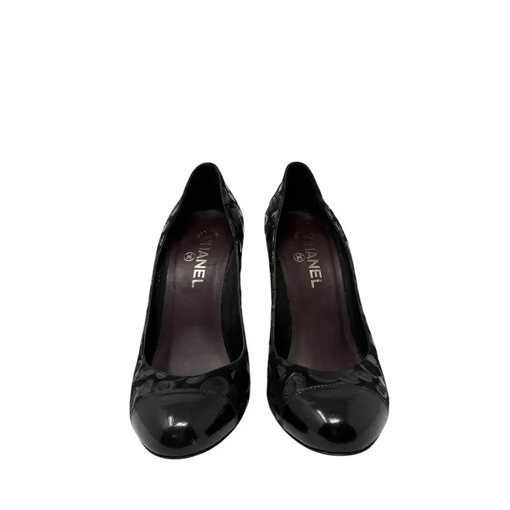 Chanel Interlocking CC Logo Suede Patent Leather Trim Black Pumps Size 40.5C
